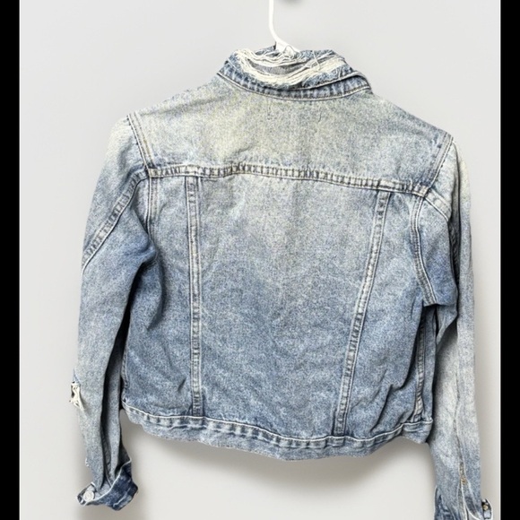VIGOSS Women’s Distressed Denim Jacket Size Small Blue Jean Vintage Wash Casual - Picture 2 of 5